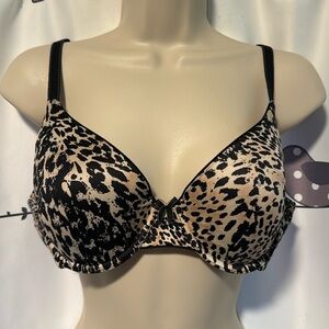 Maidenform Underwire Animal Print Bra Size 38B Adjustable Straps Back Closure